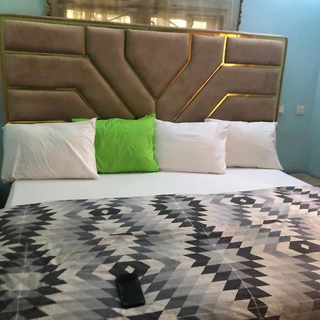 Luxury Place Hotel And Apartments Αμπούζα Εξωτερικό φωτογραφία